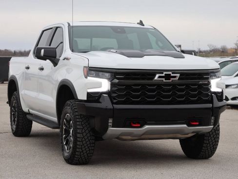 Used 2024 Chevrolet Silverado 1500 ZR2 w/ Technology Package AWD/4WD image 4
