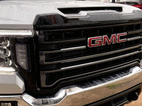 Used 2022 GMC Sierra 2500 SLT w/ X31 Off-Road Package image 29