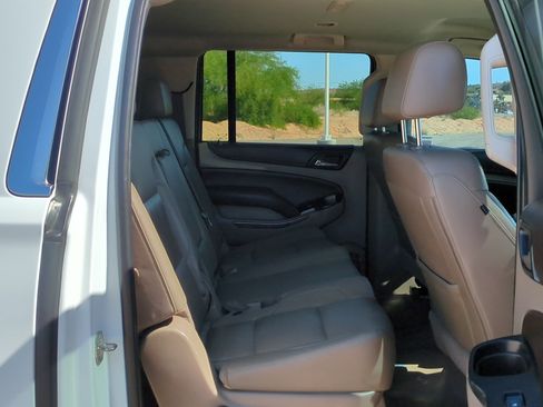 Used 2019 Chevrolet Suburban LT RWD image 29