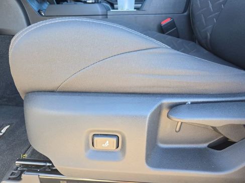 Used 2025 Toyota Tacoma SR5 AWD/4WD image 28