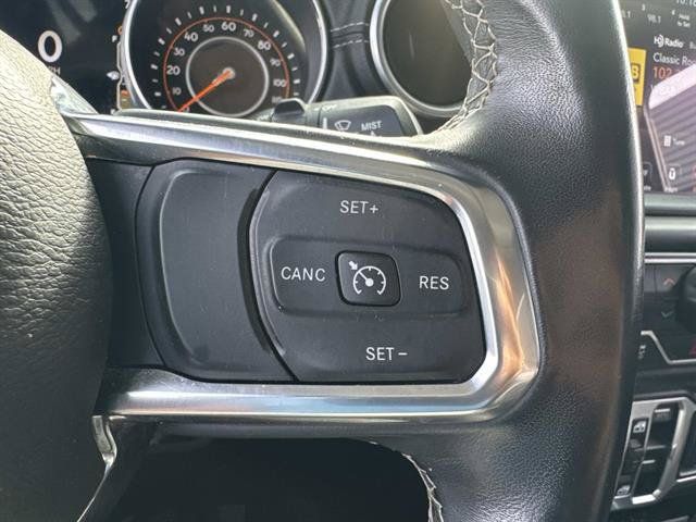 Used 2018 Jeep Wrangler Unlimited Sahara w/ Dual Top Group AWD/4WD image 10