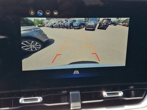 Used 2025 Chevrolet Equinox LT AWD/4WD image 15