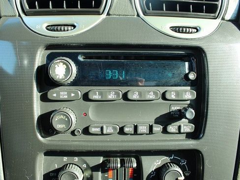 Used 2004 GMC Envoy XUV SLE w/ 1SB Preferred Equipment Group image 20