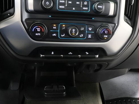 Used 2017 GMC Sierra 1500 SLE w/ Suspension Package, Off-Road AWD/4WD image 10