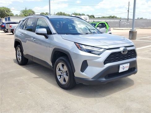 Used 2024 Toyota RAV4 XLE image 3