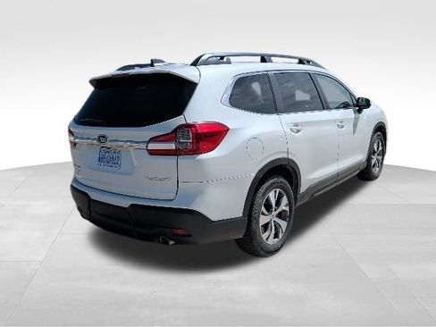 Used 2022 Subaru Ascent Premium image 3