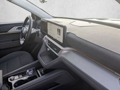 Used 2025 Ford Explorer Active RWD image 20