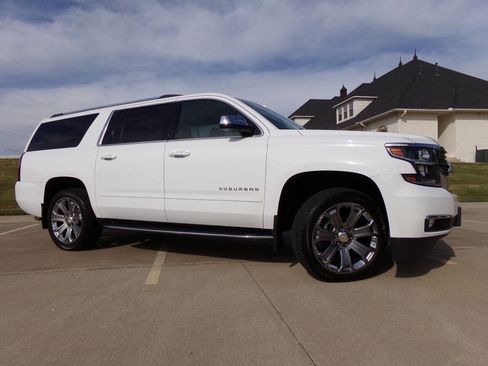 Used 2019 Chevrolet Suburban Premier image 4