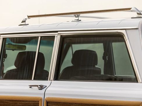 Used 1989 Jeep Grand Wagoneer AWD/4WD image 75