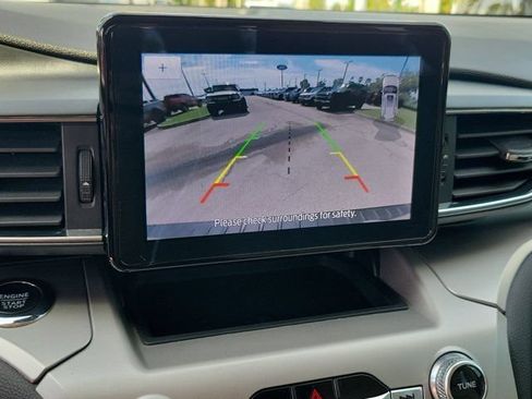 Certified 2022 Ford Explorer XLT w/ Equipment Group 202A RWD image 31