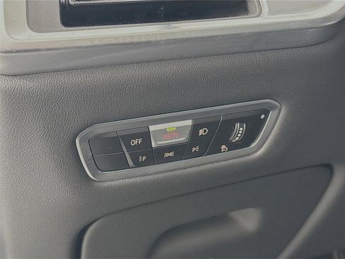 Used 2023 BMW X7 xDrive40i image 14