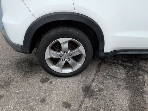 Used 2017 Honda HR-V EX image 7