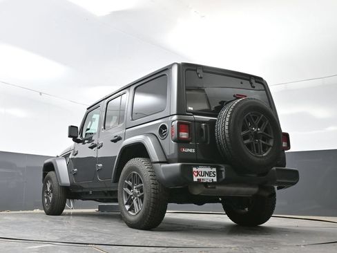 Used 2025 Jeep Wrangler Unlimited Sport AWD/4WD image 55