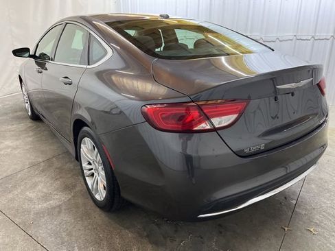 Used 2015 Chrysler 200 Limited w/ Convenience Group image 8