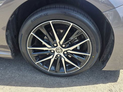 Used 2023 Toyota Camry SE FWD image 9