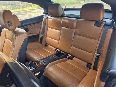 Used 2012 BMW 335i Convertible RWD image 21