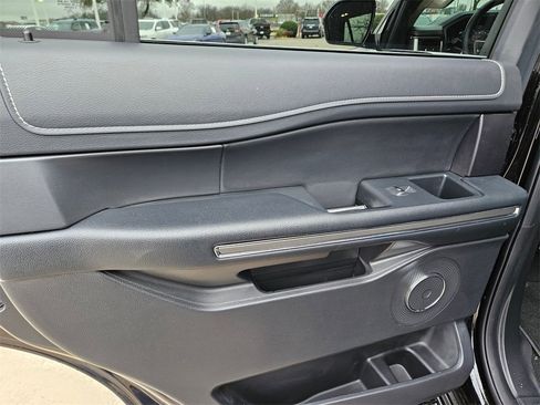 Used 2024 Ford Expedition XLT image 13