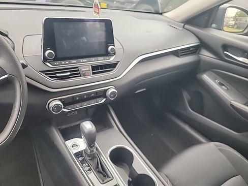 Used 2022 Nissan Altima 2.5 SV FWD image 7