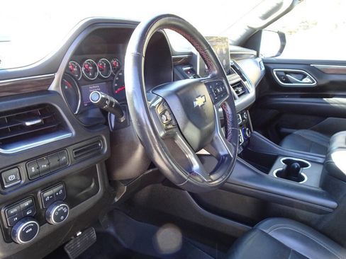 Used 2021 Chevrolet Suburban LT image 17