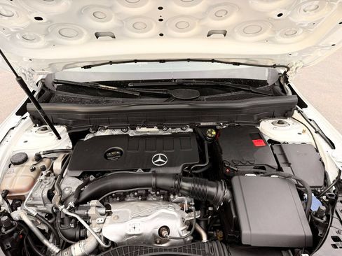 Used 2023 Mercedes-Benz GLB 250 w/ Premium Package image 51