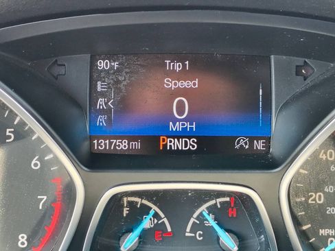 Used 2017 Ford Escape SE w/ Equipment Group 201A AWD/4WD image 17