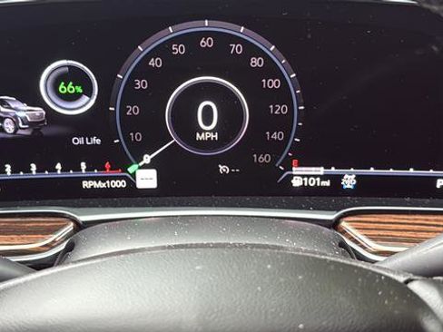 Used 2021 Cadillac Escalade ESV Premium Luxury AWD/4WD image 10