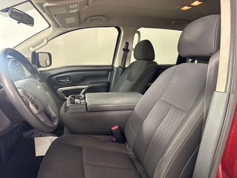 Used 2018 Nissan Titan SV AWD/4WD image 26