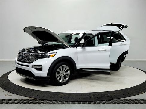 Used 2024 Ford Explorer Limited image 11