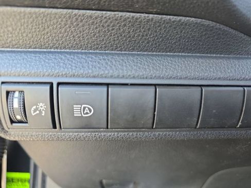 Used 2022 Toyota Corolla LE FWD image 25