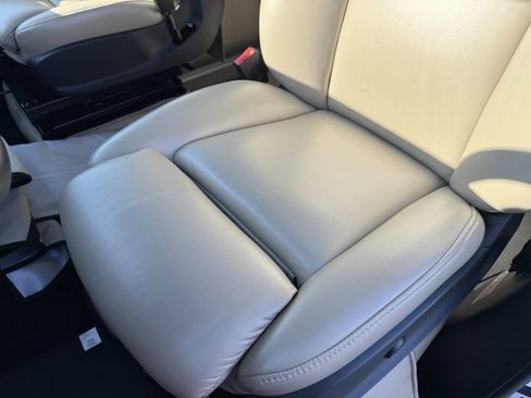 Used 2023 Mercedes-Benz Sprinter 3500 image 23