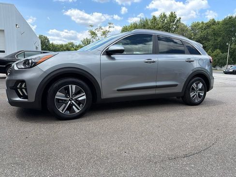 Used 2022 Kia Niro LXS FWD image 4