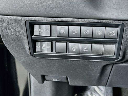 Used 2024 Toyota Sequoia Platinum AWD/4WD image 10