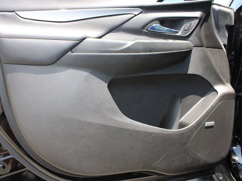 Used 2022 Chevrolet Bolt LT w/ Infotainment Package FWD image 16