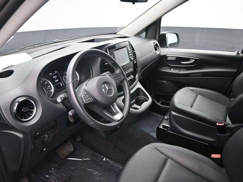 Used 2023 Mercedes-Benz Metris Passenger image 21