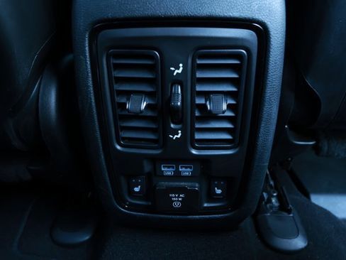 Certified 2024 Dodge Durango GT image 31