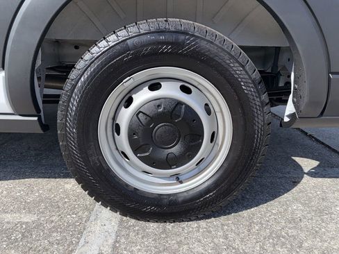 Used 2025 Ford Transit 350 XL image 19