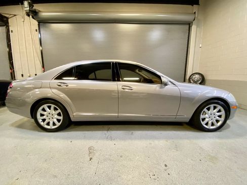 Used 2007 Mercedes-Benz S 550 Sedan image 12
