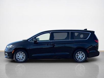 New 2026 Chrysler Pacifica Select