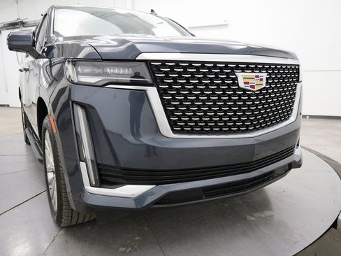 Used 2021 Cadillac Escalade Premium Luxury w/ Driver Assist Tech Package image 42