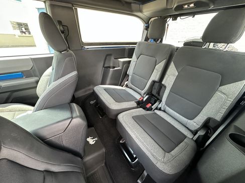 Used 2022 Ford Bronco Big Bend w/ Sasquatch Package AWD/4WD image 10