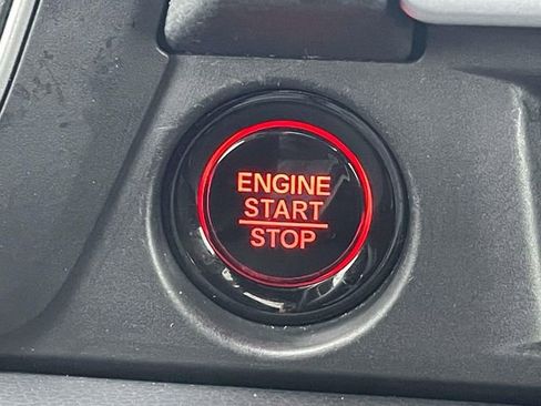 Used 2025 Honda Pilot Touring image 38