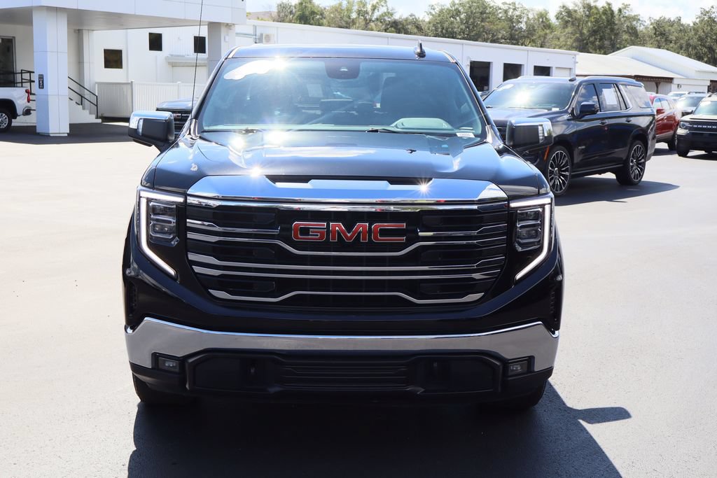 Certified 2025 GMC Sierra 1500 SLT RWD image 4