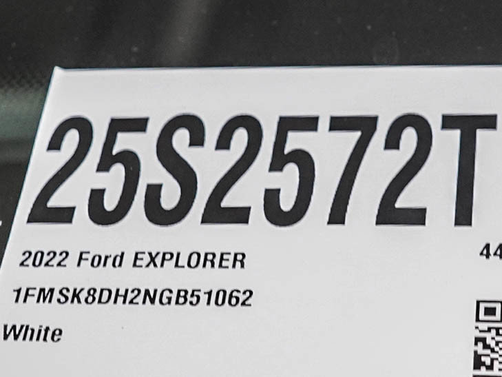 Used 2022 Ford Explorer XLT w/ Equipment Group 202A AWD/4WD image 31