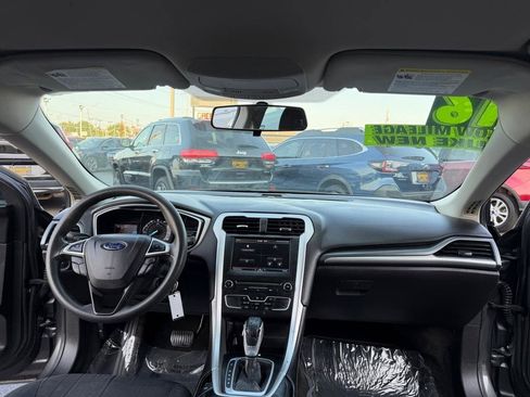 Used 2016 Ford Fusion SE FWD image 15