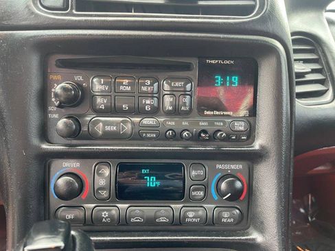 Used 1998 Chevrolet Corvette Convertible w/ Performance Handling Pkg image 35