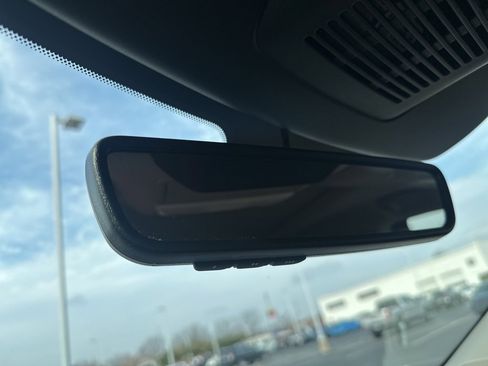 Used 2024 Nissan Pathfinder Platinum image 23