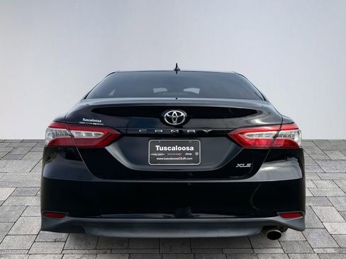 Used 2019 Toyota Camry SE image 6