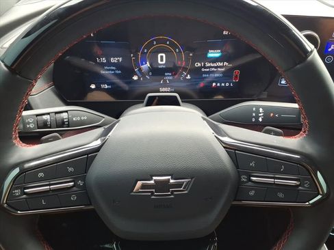 Used 2024 Chevrolet Traverse RS image 11