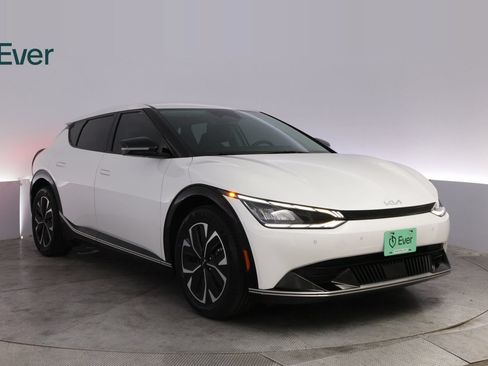 Used 2024 Kia EV6 Wind RWD image 13
