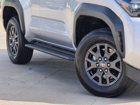 Used 2025 Toyota 4Runner SR5 RWD image 12